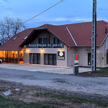 Bed and Breakfast Rozsa Etterem & Panzio Pécs Exterior foto