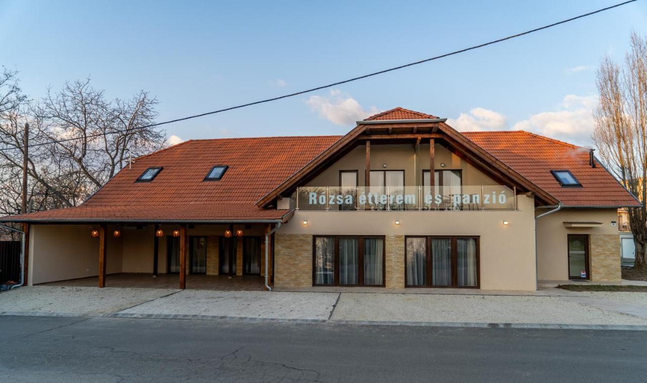 Bed and Breakfast Rozsa Etterem & Panzio Pécs Exterior foto